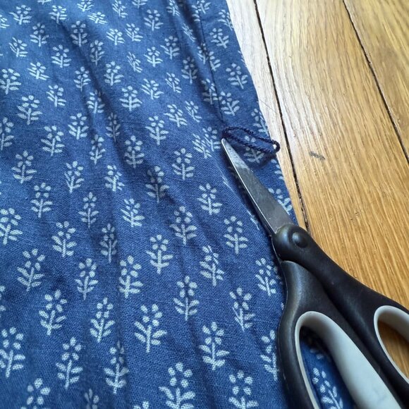 Faherty Size Small Blue Floral Print Linen Blend Sleeveless Pintucked Midi Dress - Picture 11 of 15